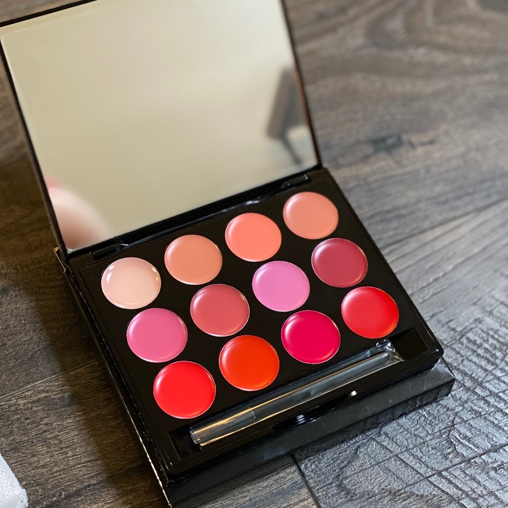 ISH Lip Statement Palette NWT
